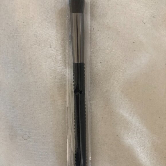 4 Laruce makeup brushes - Picture 3 of 5